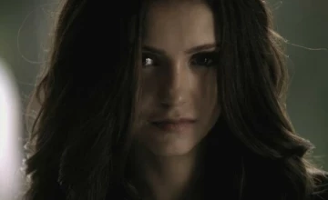 Кадр из «Дневники вампира» 2 сезон 1 серия